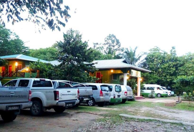 هتل Sukau Greenview Bed & Breakfast