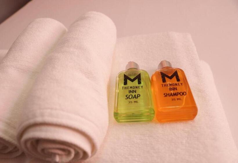 Отель The Money Inn