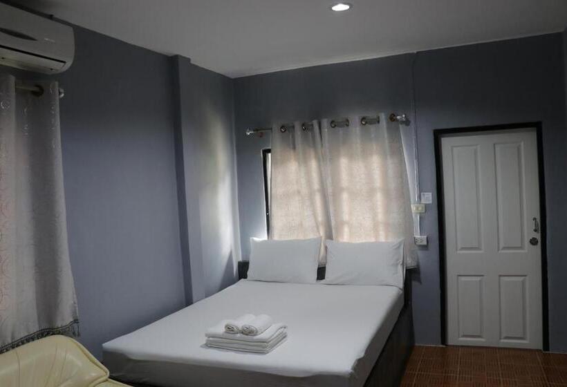 Отель The Money Inn