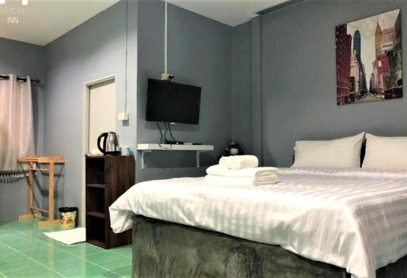 Отель The Money Inn