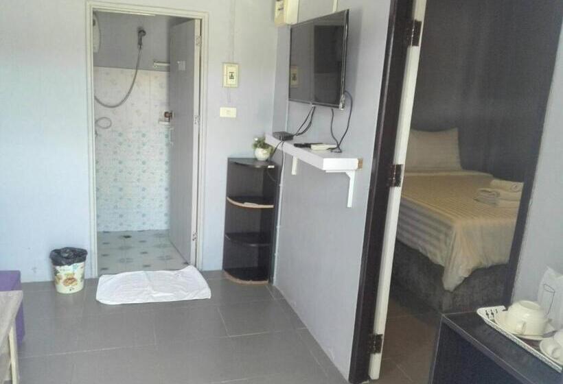 Отель The Money Inn