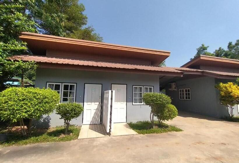 Отель The Money Inn