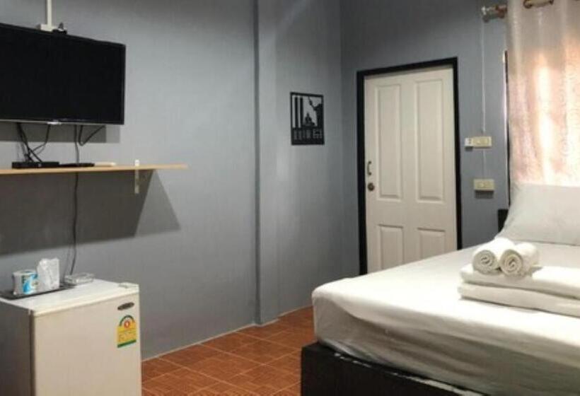 Отель The Money Inn