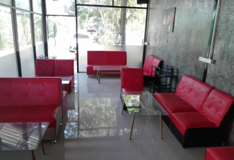 Отель The Money Inn