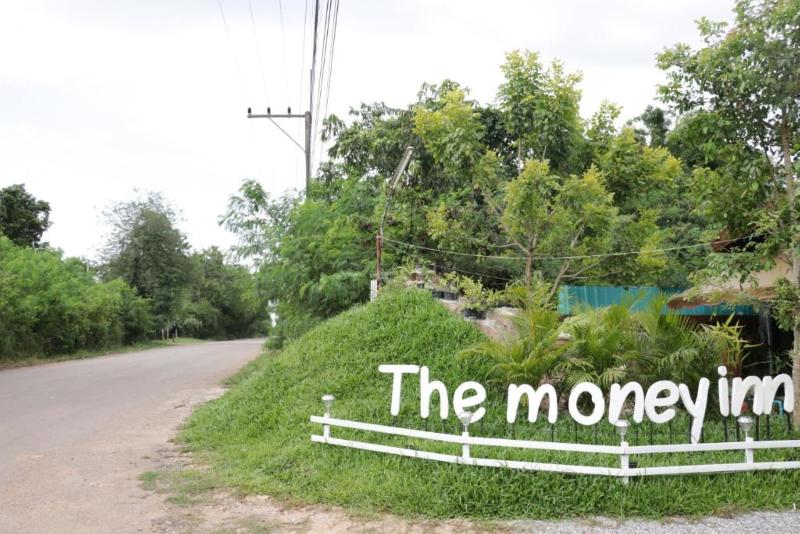 Отель The Money Inn