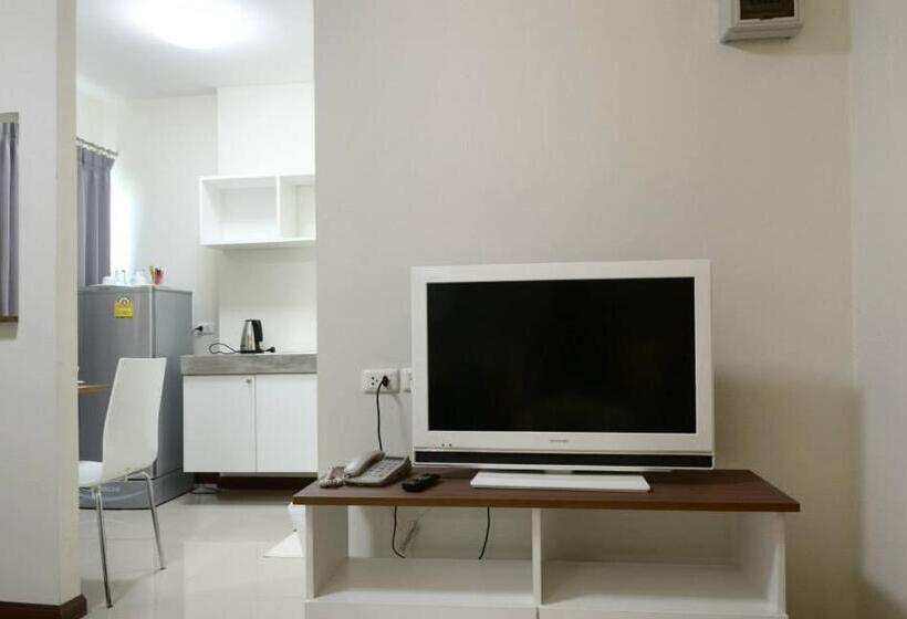 호텔 The September Salaya