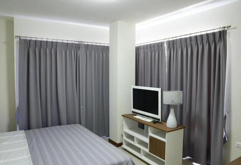 호텔 The September Salaya