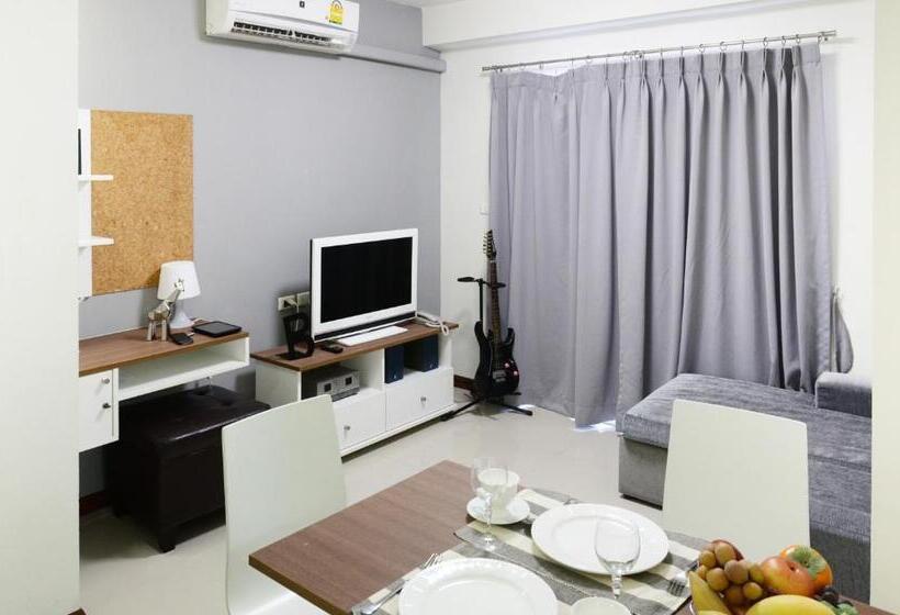 호텔 The September Salaya