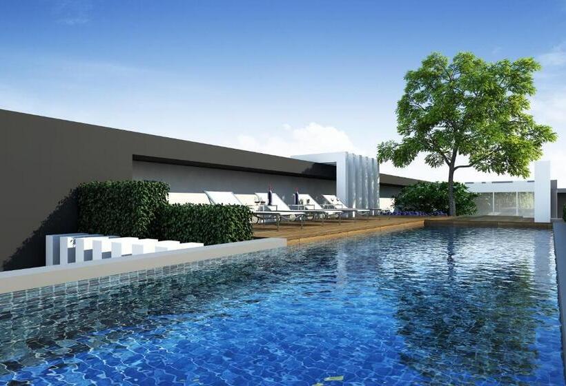 호텔 The September Salaya