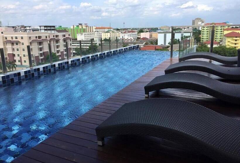 호텔 The September Salaya