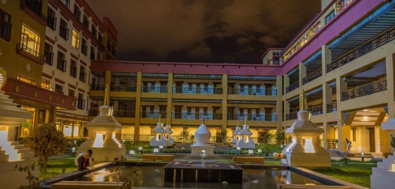 فندق Tibet Shellong Manor