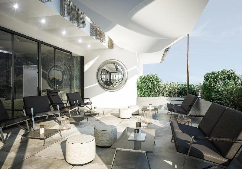 ホテル We.me Suite