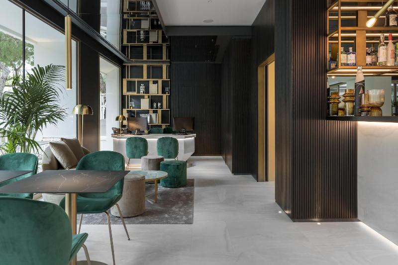 ホテル We.me Suite