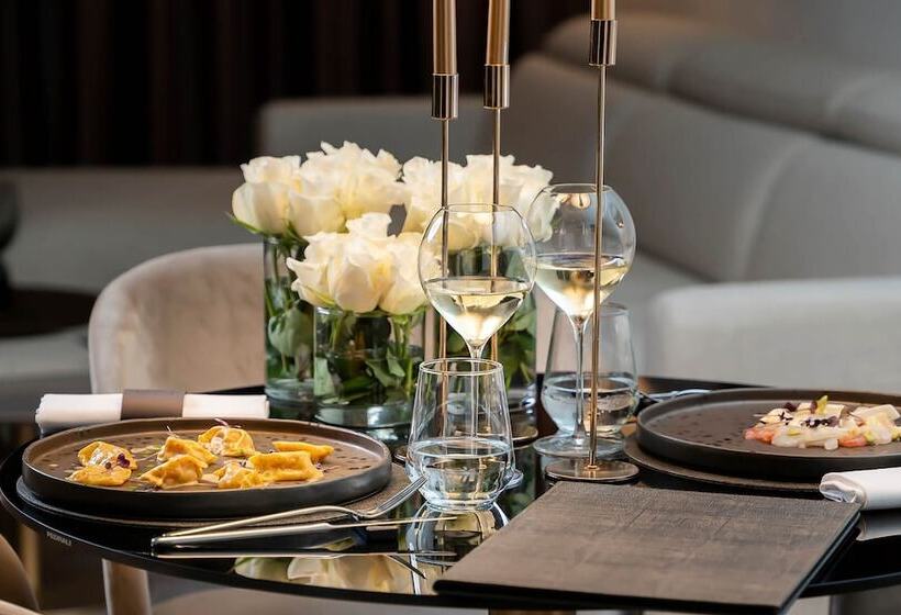 ホテル We.me Suite