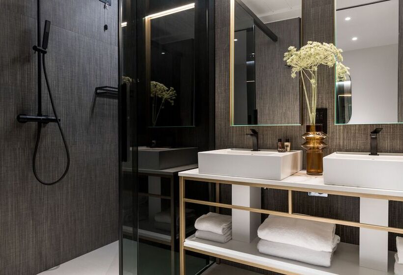 ホテル We.me Suite