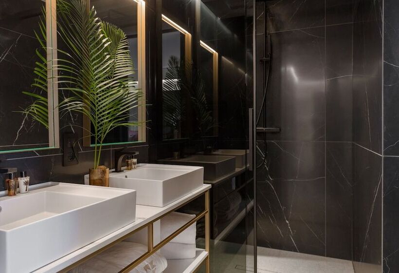 ホテル We.me Suite