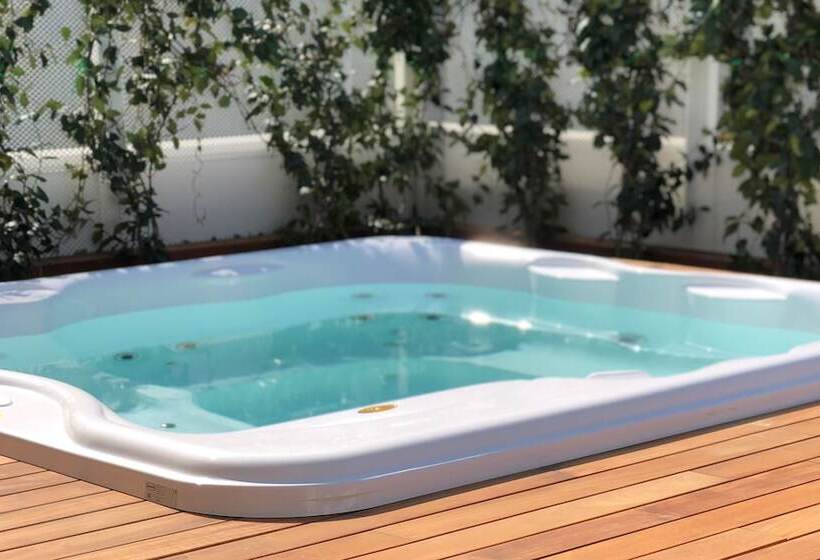 ホテル We.me Suite