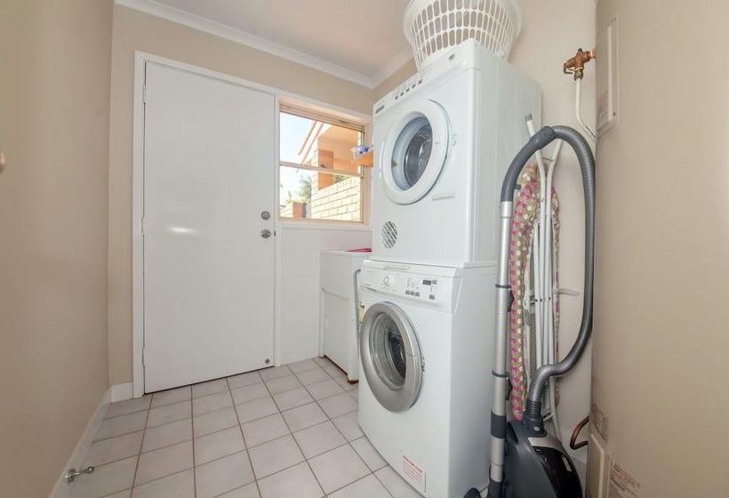 Moy At Nelson Bay, 2/30 Thurlow Avenue