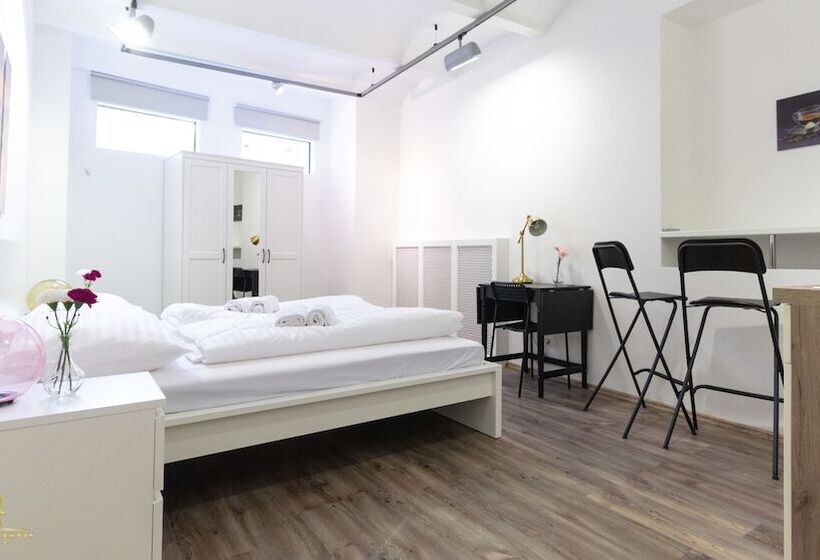 My City Apartments   Prime Location