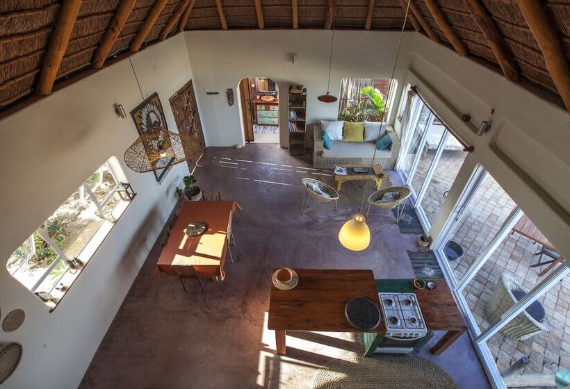 Pura Vida Tofo Beach House