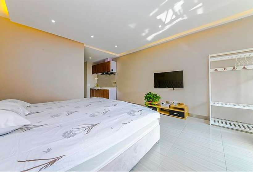 Qingdao Baiyun Apartment