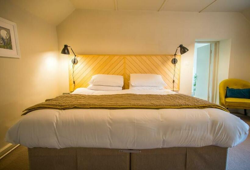 مبيت وإفطار Exelby Green Dragon