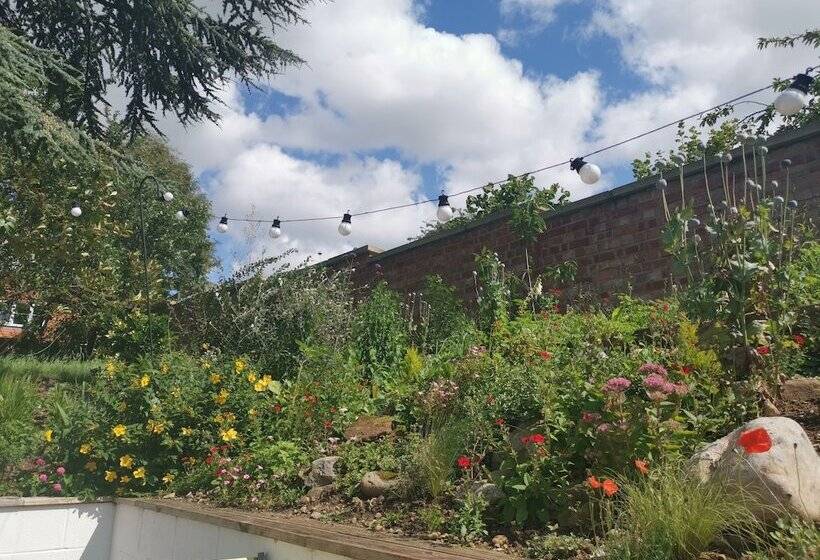 مبيت وإفطار Exelby Green Dragon