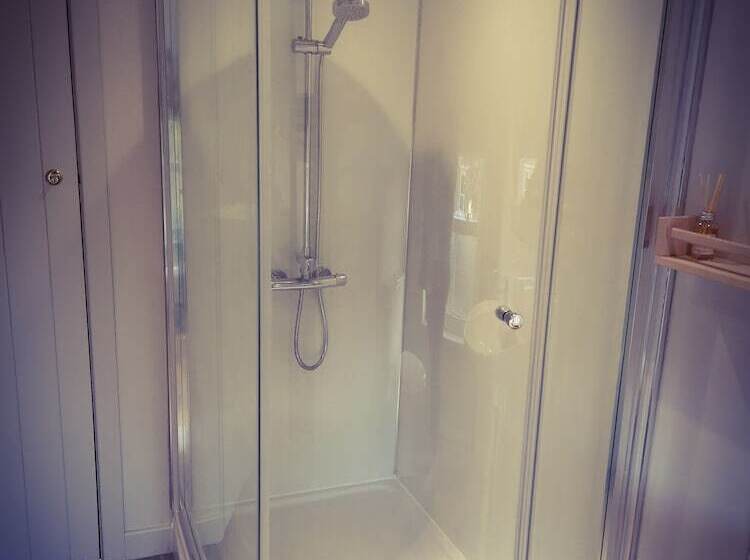 مبيت وإفطار Exelby Green Dragon