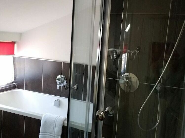 مبيت وإفطار Greyhound Cottage