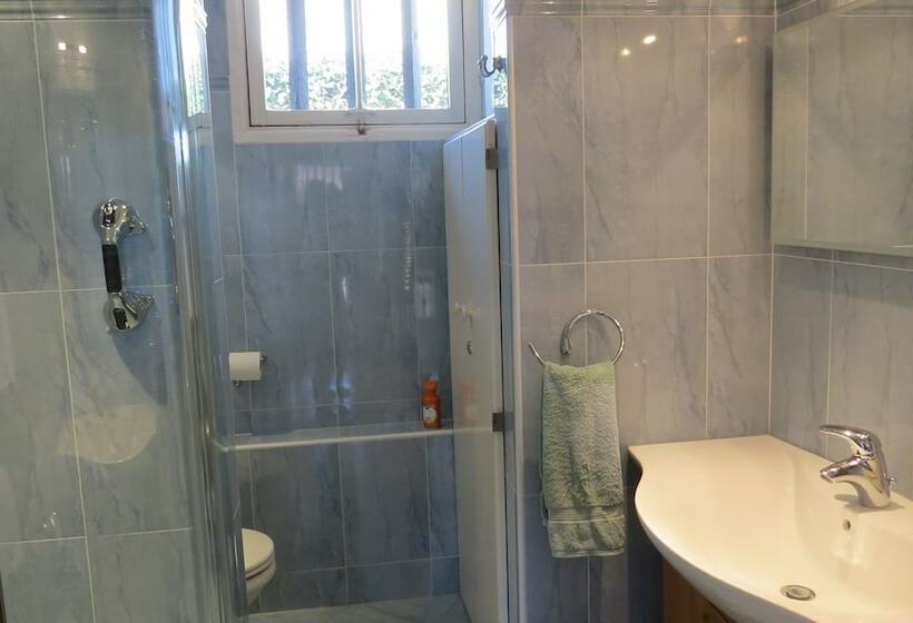 مبيت وإفطار Greyhound Cottage