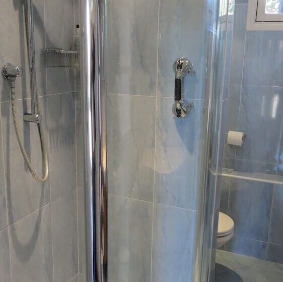 مبيت وإفطار Greyhound Cottage