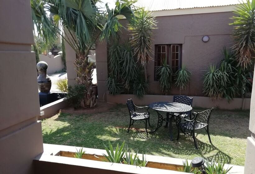 مبيت وإفطار Times Premier Lodge