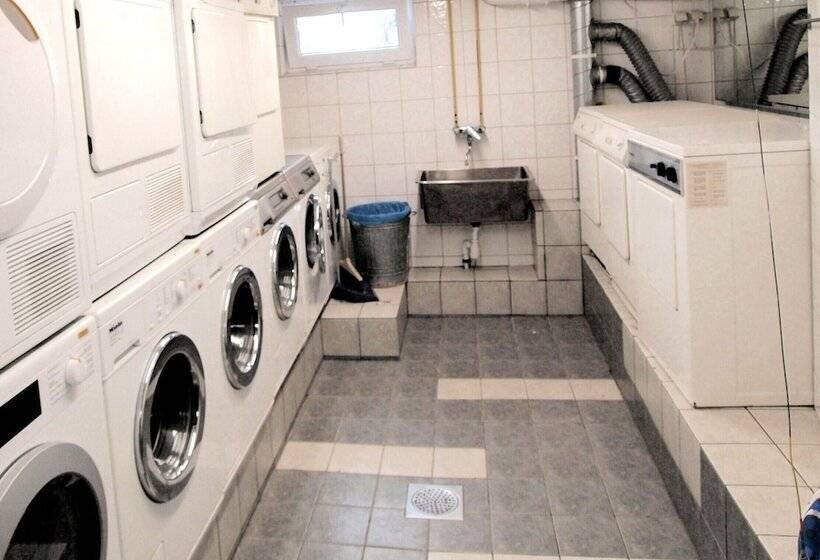 Bedder At Oslo Airport