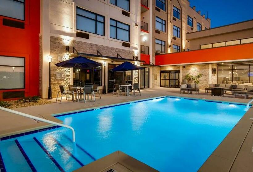 هتل Best Western  Plus Executive Residency Rigby S Water World