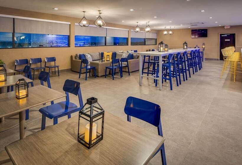 هتل Best Western  Plus Executive Residency Rigby S Water World