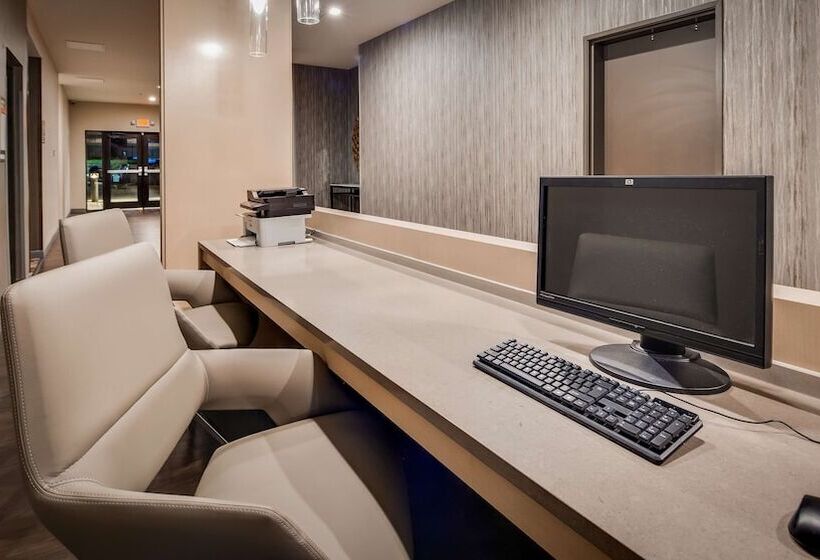 בית מלון כפרי Best Western  Plus Executive Residency Rigby S Water World