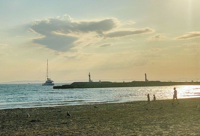 فندق Camping Abri De Camargue