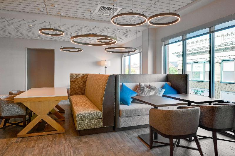 فندق Hampton Inn Salem Boston