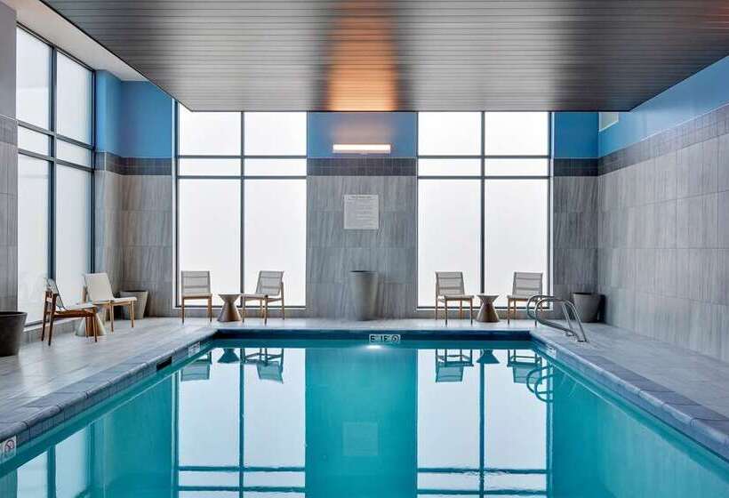 فندق Hampton Inn Salem Boston