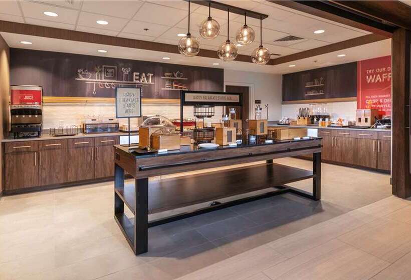 בית מלון כפרי Hampton Inn & Suites Conway