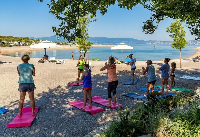 Отель Mobile Homes Camping Omišalj