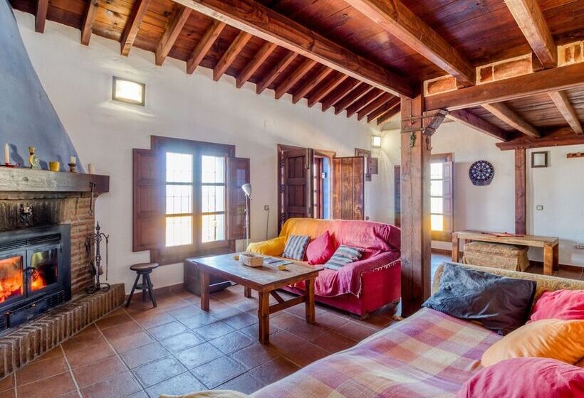 Lovely Cottage In Alcaucín Near Sierra Tejeda Natural Park