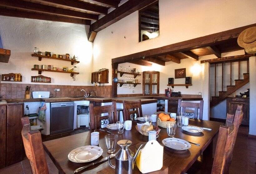 Lovely Cottage In Alcaucín Near Sierra Tejeda Natural Park