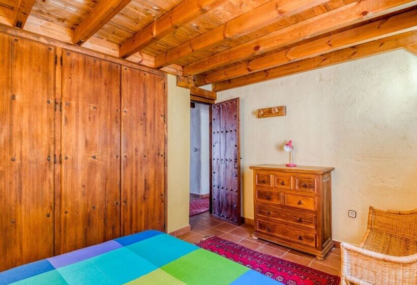 Lovely Cottage In Alcaucín Near Sierra Tejeda Natural Park