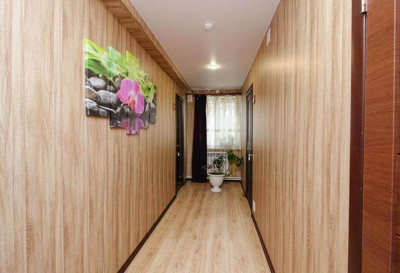 ペンション Zhele Guest House