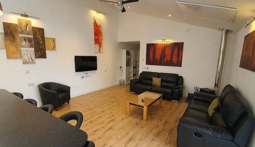 Beautiful Cottage In Stornoway