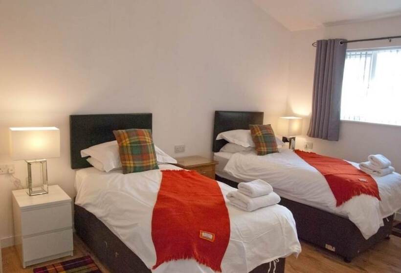 Beautiful Cottage In Stornoway