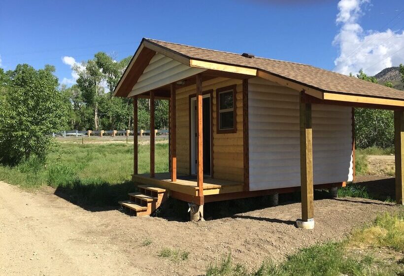 Eycat Lodging Company