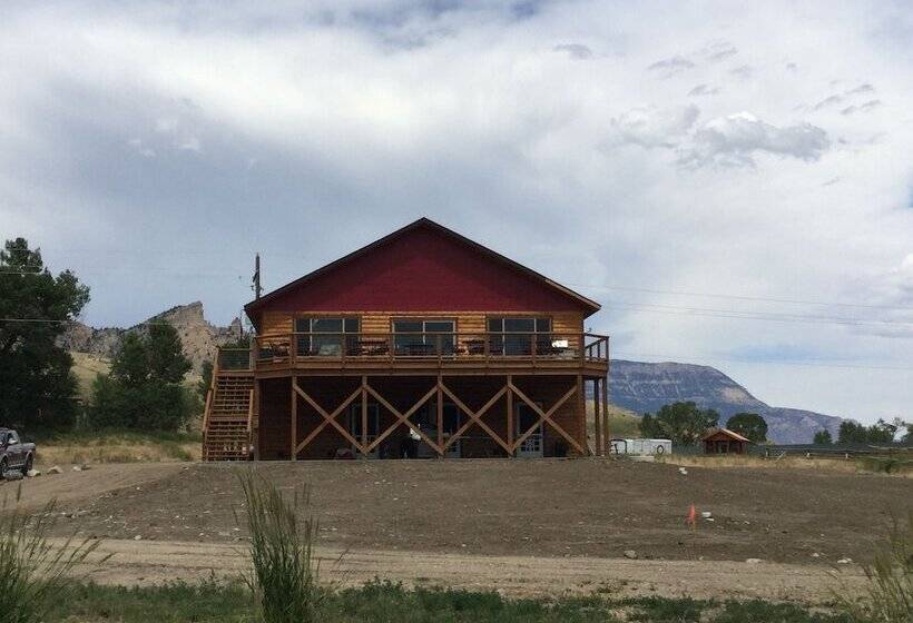 Eycat Lodging Company