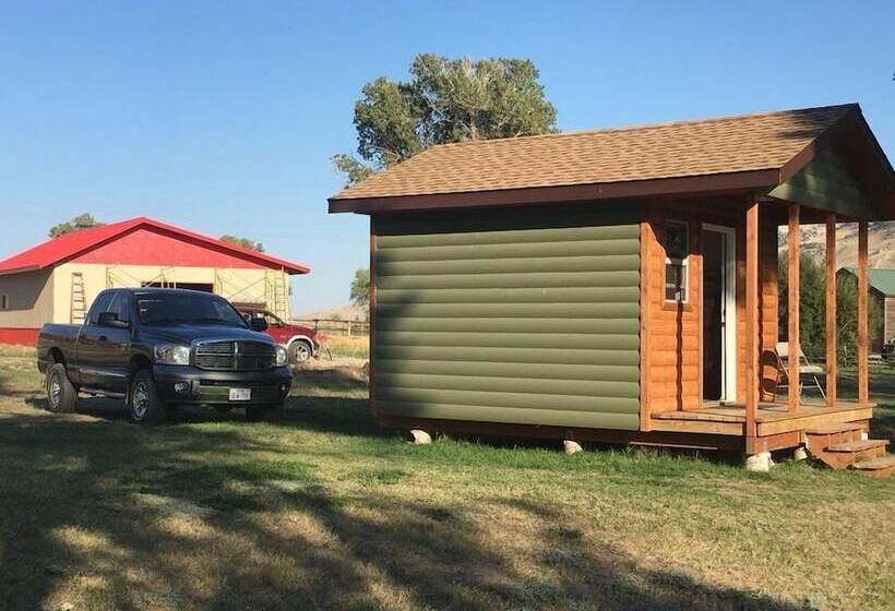 Eycat Lodging Company